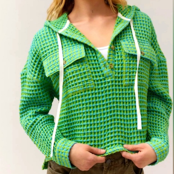 Urban Outfitters Tops - NWT💚 Urban Outfitters lightweight Hoodie S